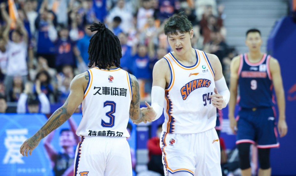 包含冲刺阶段深圳男篮调整名单以备荷甲，防线松动环节打磨，目标明确，赛季目标并未改变的词条