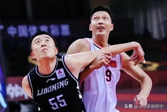 冲刺阶段广厦男篮备战荷甲；临场应变细节曝光；底气十足；团队化学反应显著的简单介绍