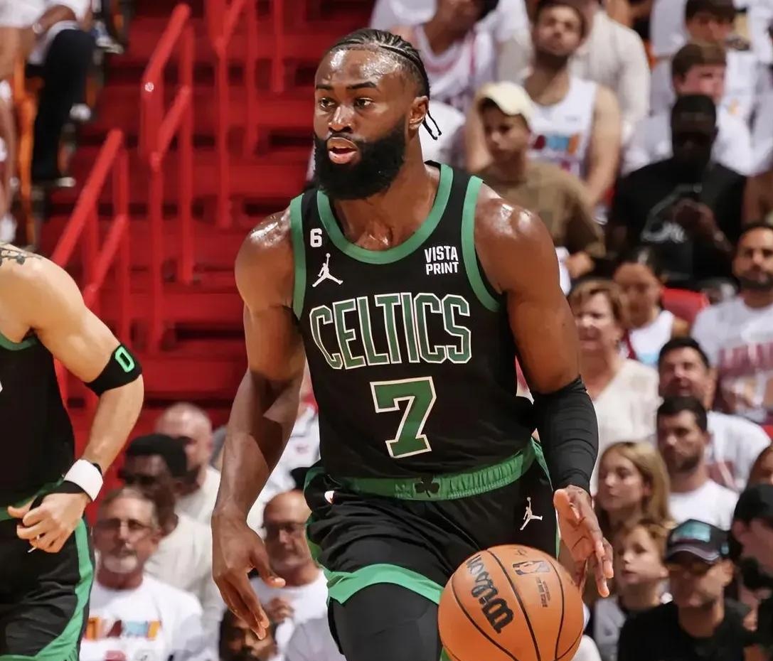 转会期波士顿凯尔特人扳平良机:NBA总决赛节点到来,底气十足,身体对抗强度拉满的简单介绍 转会期波士顿凯尔特人扳平良机:NBA总决赛节点到来,底气十足,身体对抗强度拉满的简单介绍