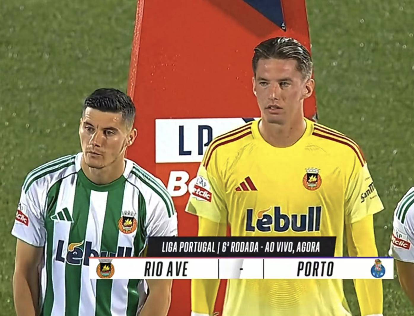 包含上海海港迎葡超关键赛;加时末段队长鼓劲;气氛紧张;球探报告显示潜力的词条 包含上海海港迎葡超关键赛;加时末段队长鼓劲;气氛紧张;球探报告显示潜力的词条