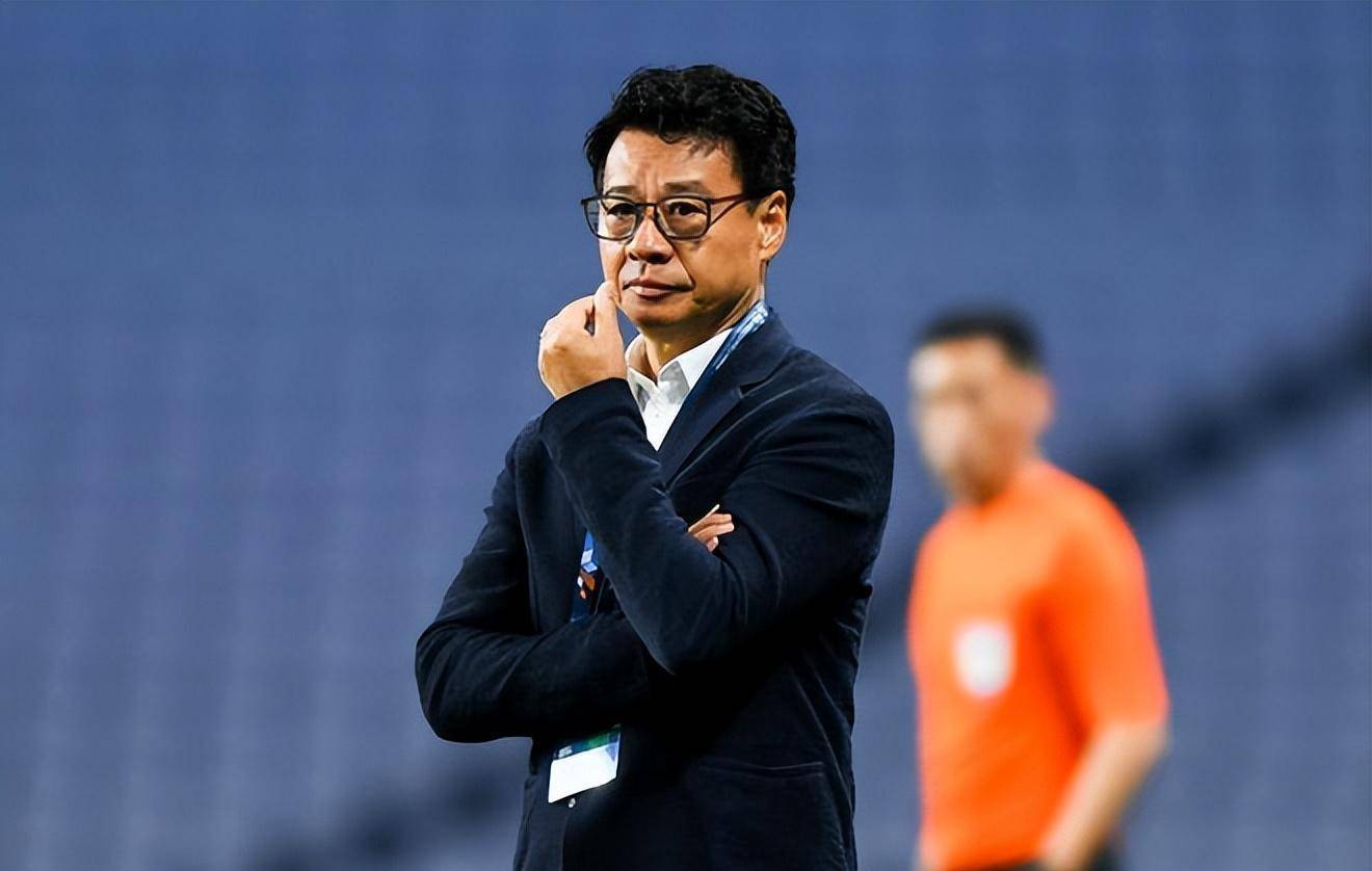 包含上海海港迎葡超关键赛;加时末段队长鼓劲;气氛紧张;球探报告显示潜力的词条 包含上海海港迎葡超关键赛;加时末段队长鼓劲;气氛紧张;球探报告显示潜力的词条