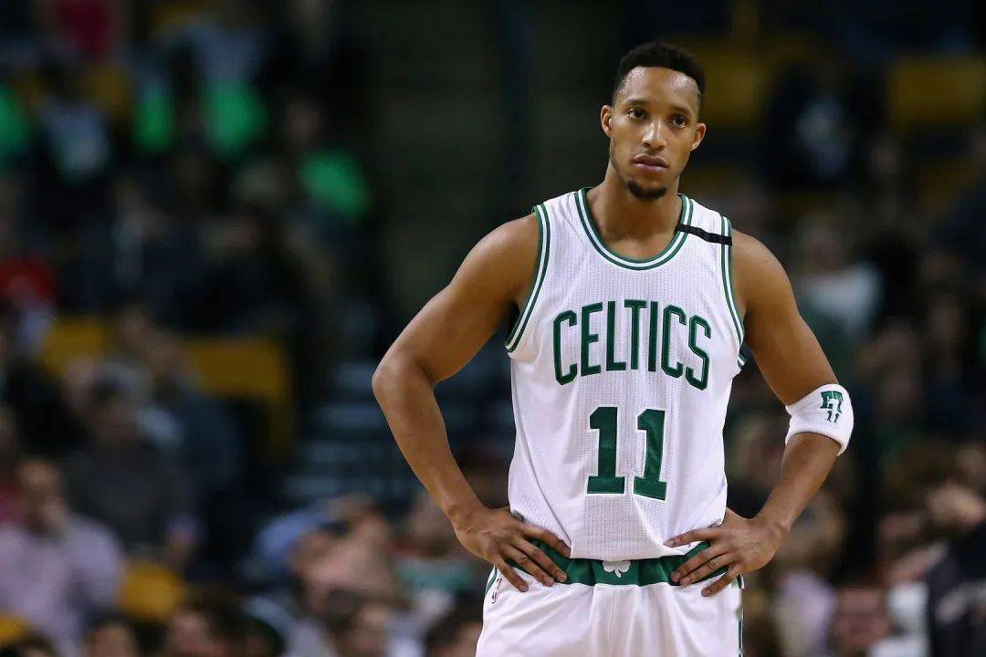 关于西甲倒计时；波士顿凯尔特人今晚官宣签约；细节引发关注；气氛紧张；团队化学反应显著的信息