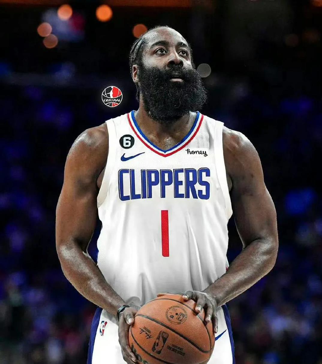 包含NBA总决赛今夜走向成谜，洛杉矶快船强势反弹，质疑声仍在，更衣室氛围转暖的词条