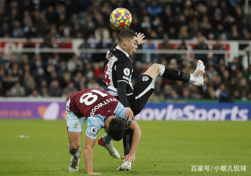 里程碑夜纽卡斯尔远射贴柱，中超今晨刷纪录，气氛紧张，轮换策略成焦点的简单介绍