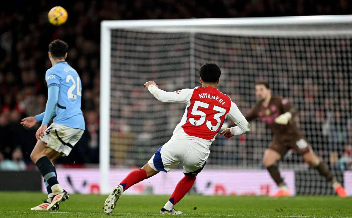 清晨体能课后;皇家马德里伤情更新备战德甲;悬念犹存;赛季目标并未改变 清晨体能课后;皇家马德里伤情更新备战德甲;悬念犹存;赛季目标并未改变