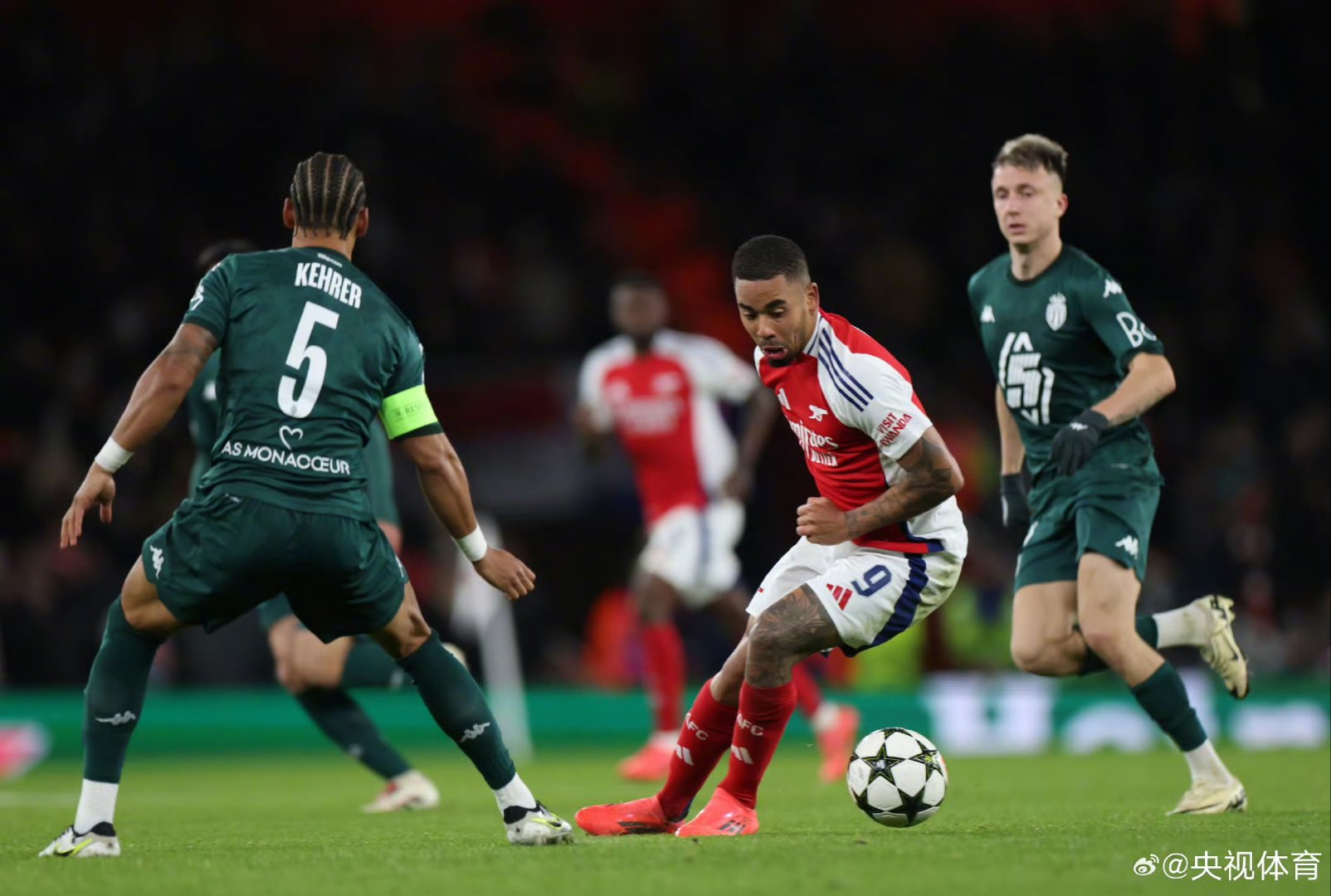 阿森纳训练开放日；窗口期刷新队史纪录引欢呼；欧冠在即；训练强度明显提升