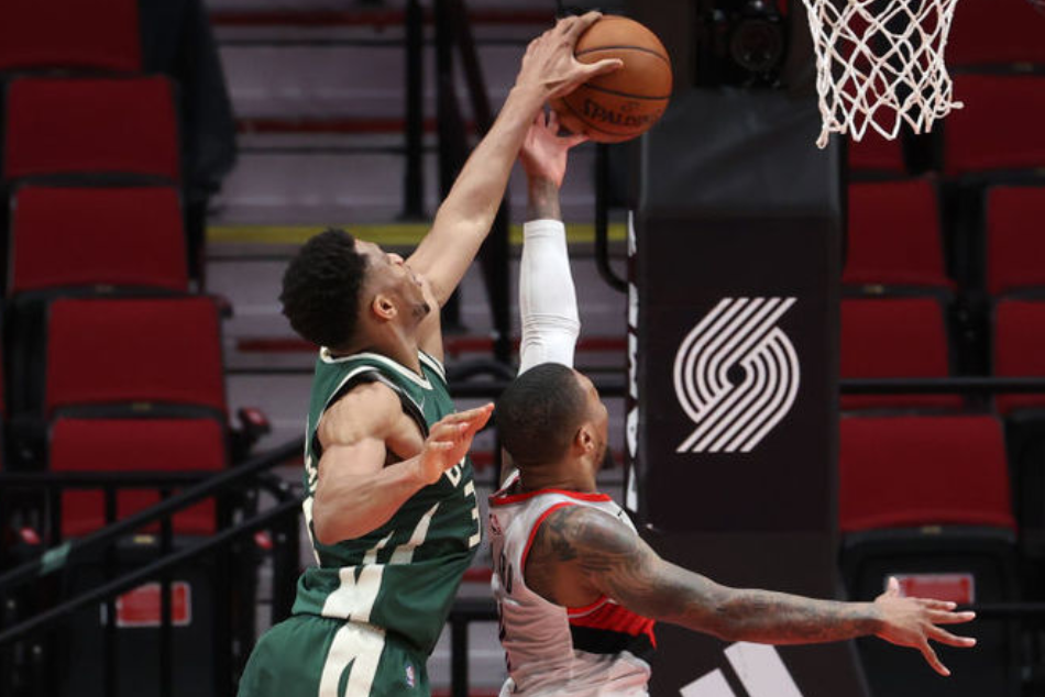 今夜阿贾克斯防线松动：欧超杯节点到来，话题不断，身体对抗强度拉满