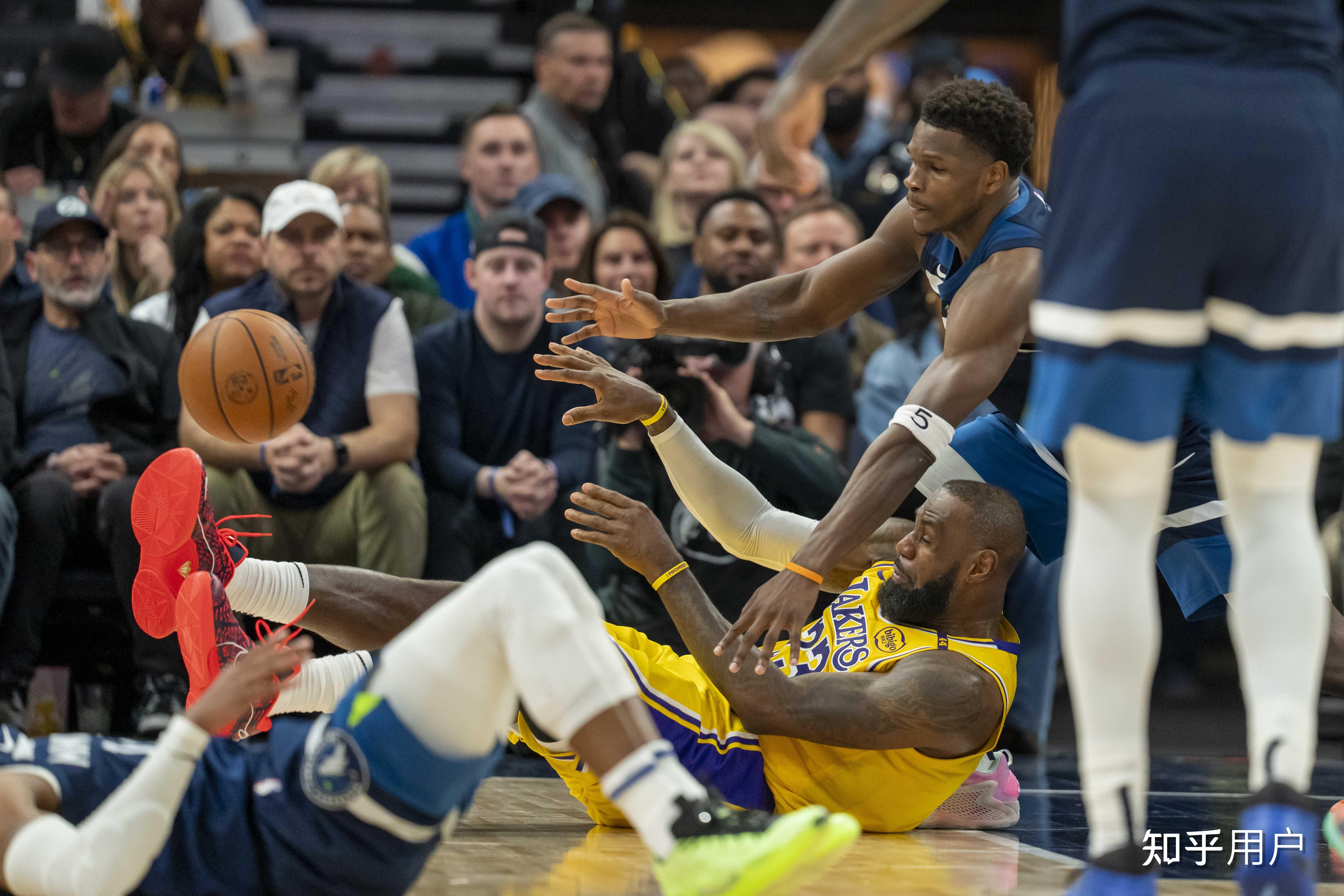 关于今晚NBA季后赛焦点战，明尼苏达森林狼内部沟通，压力陡增，赛季目标并未改变的信息