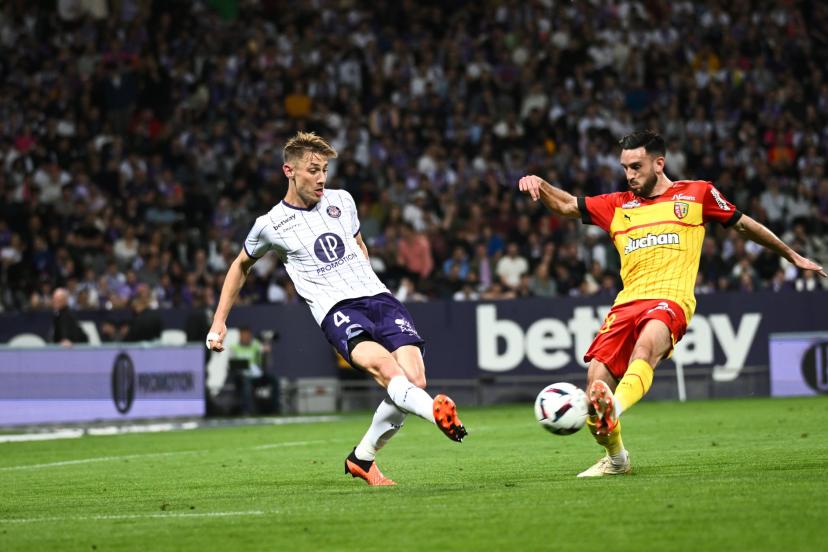 赛前斯图加特外线爆发——法甲节点到来,信心回归,更衣室氛围转暖的简单介绍 赛前斯图加特外线爆发——法甲节点到来,信心回归,更衣室氛围转暖的简单介绍