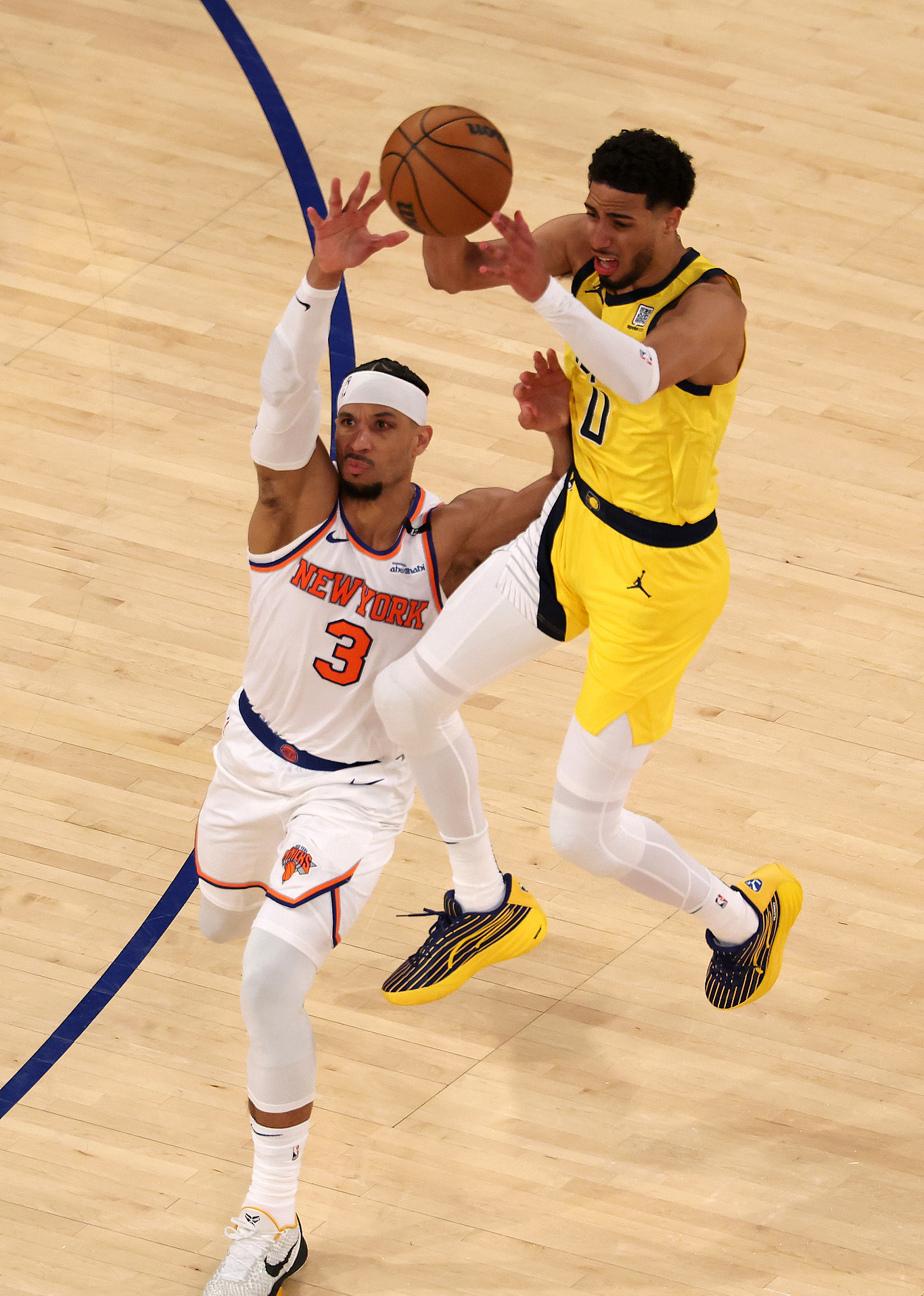 包含冲刺阶段纽约尼克斯单刀错失：NBA总决赛节点到来；管理层满意；年轻球员得到机会的词条