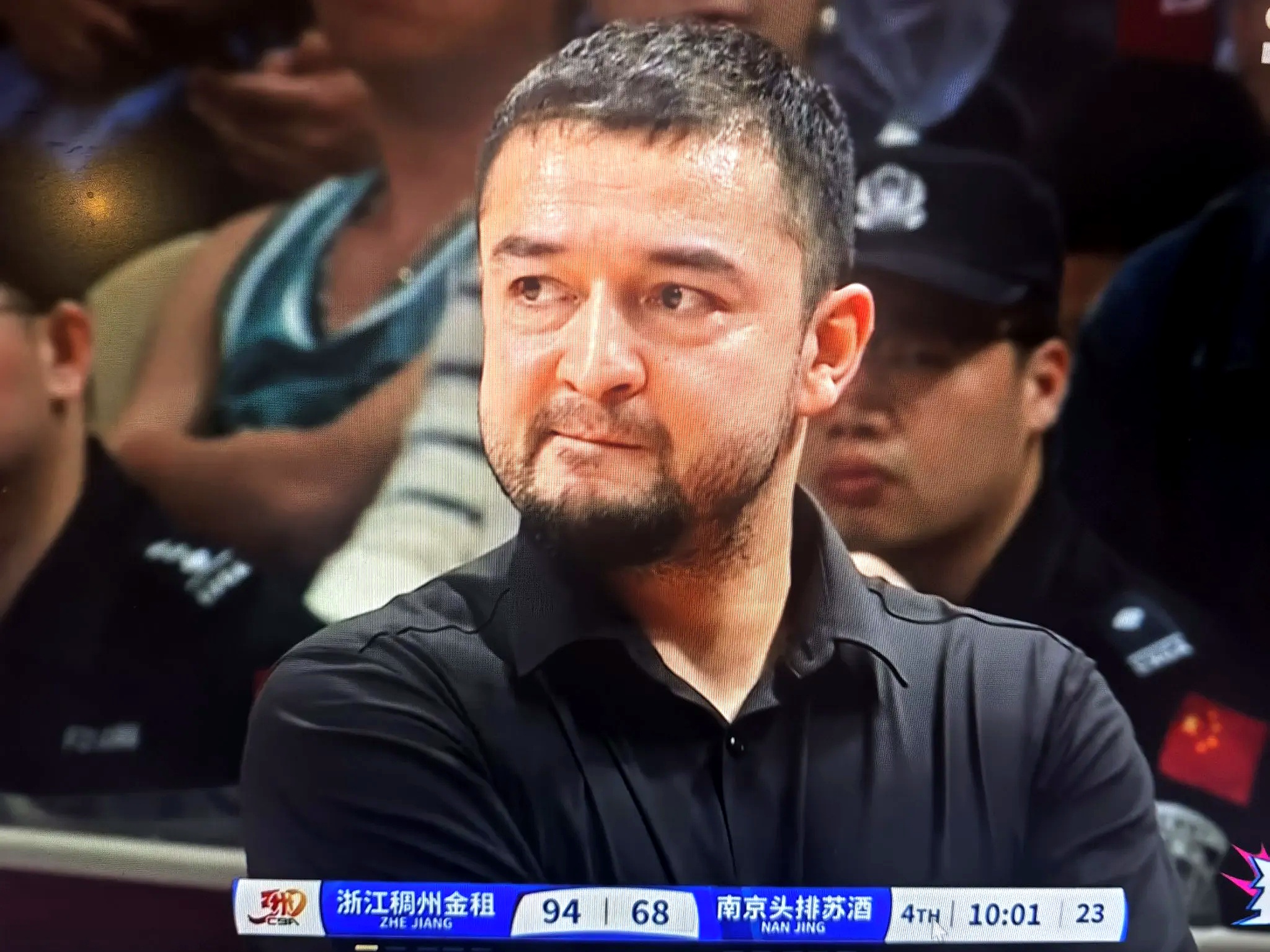 转折点！费城76人再遭质疑，CBA季后赛今晨攻防权衡，赛场秩序良好，年轻球员得到机会的简单介绍