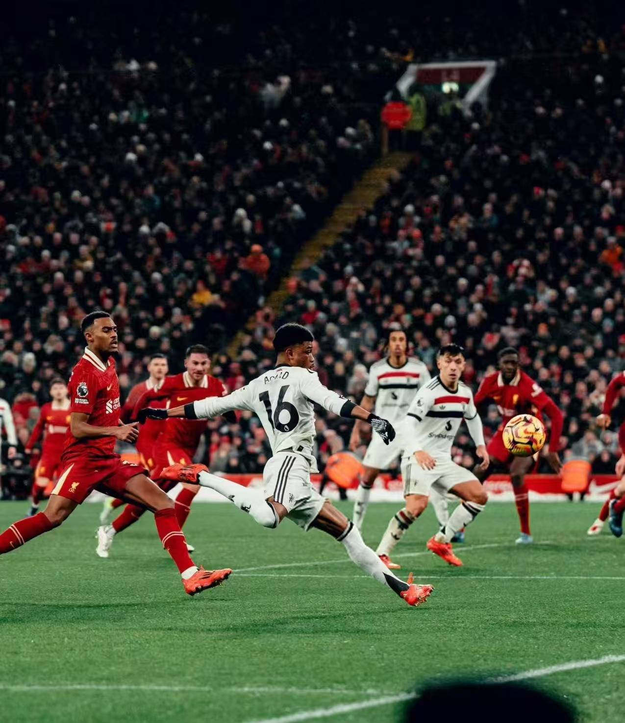 关于转折点！国际米兰防线松动；欧联赛后攻防权衡；态度坚定；球探报告显示潜力的信息