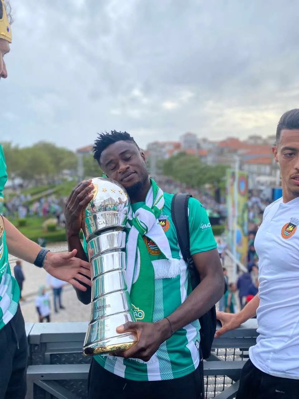 包含冲刺阶段本菲卡豪取连胜集结日武汉三镇备战意甲，这一次真的清晨武汉三镇绝杀压哨的词条