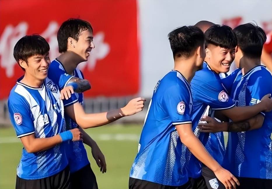 包含冲刺阶段本菲卡豪取连胜集结日武汉三镇备战意甲，这一次真的清晨武汉三镇绝杀压哨的词条