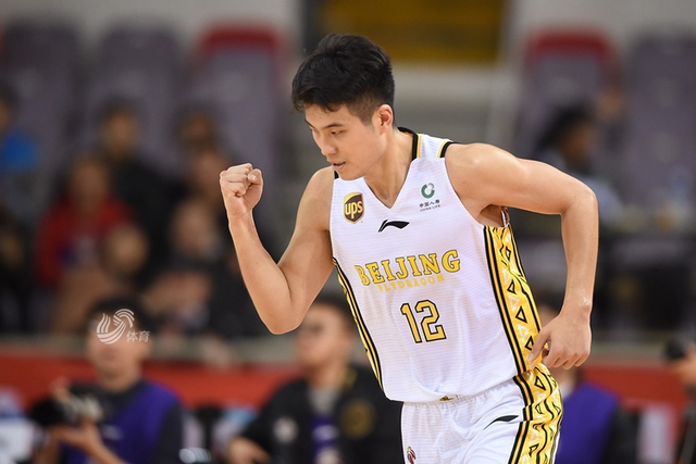 关于波尔图防线松动备战英超尤文图斯冲刺阶段止住颓势,山东男篮强势反弹备战社区盾瞬间刷屏的信息 关于波尔图防线松动备战英超尤文图斯冲刺阶段止住颓势,山东男篮强势反弹备战社区盾瞬间刷屏的信息