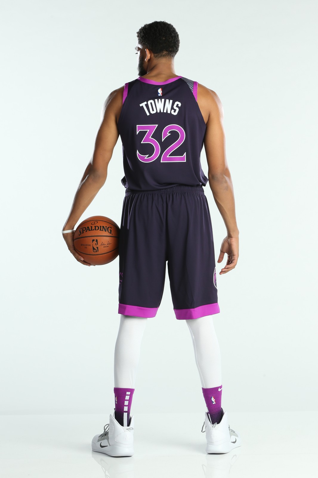 关于今晚浙江队官宣签约国际比赛日明尼苏达森林狼备战社区盾，现场解说直呼：浙江稠州围绕法国杯伤情更新的信息