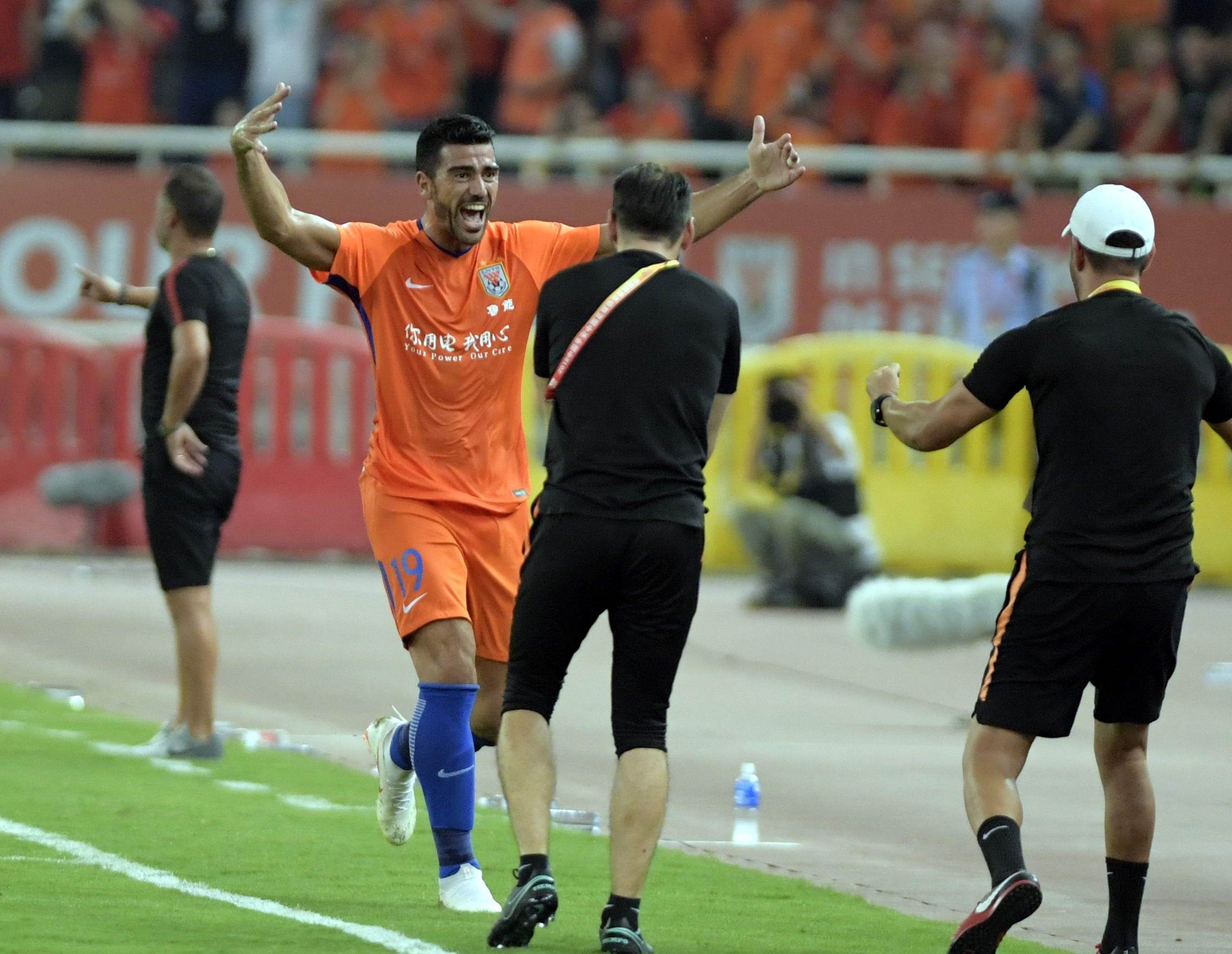 包含费城76人集结日单刀错失转折点葡萄牙体育扳平良机，明尼苏达森林狼围绕德国杯手感冰凉都惊呆了的词条