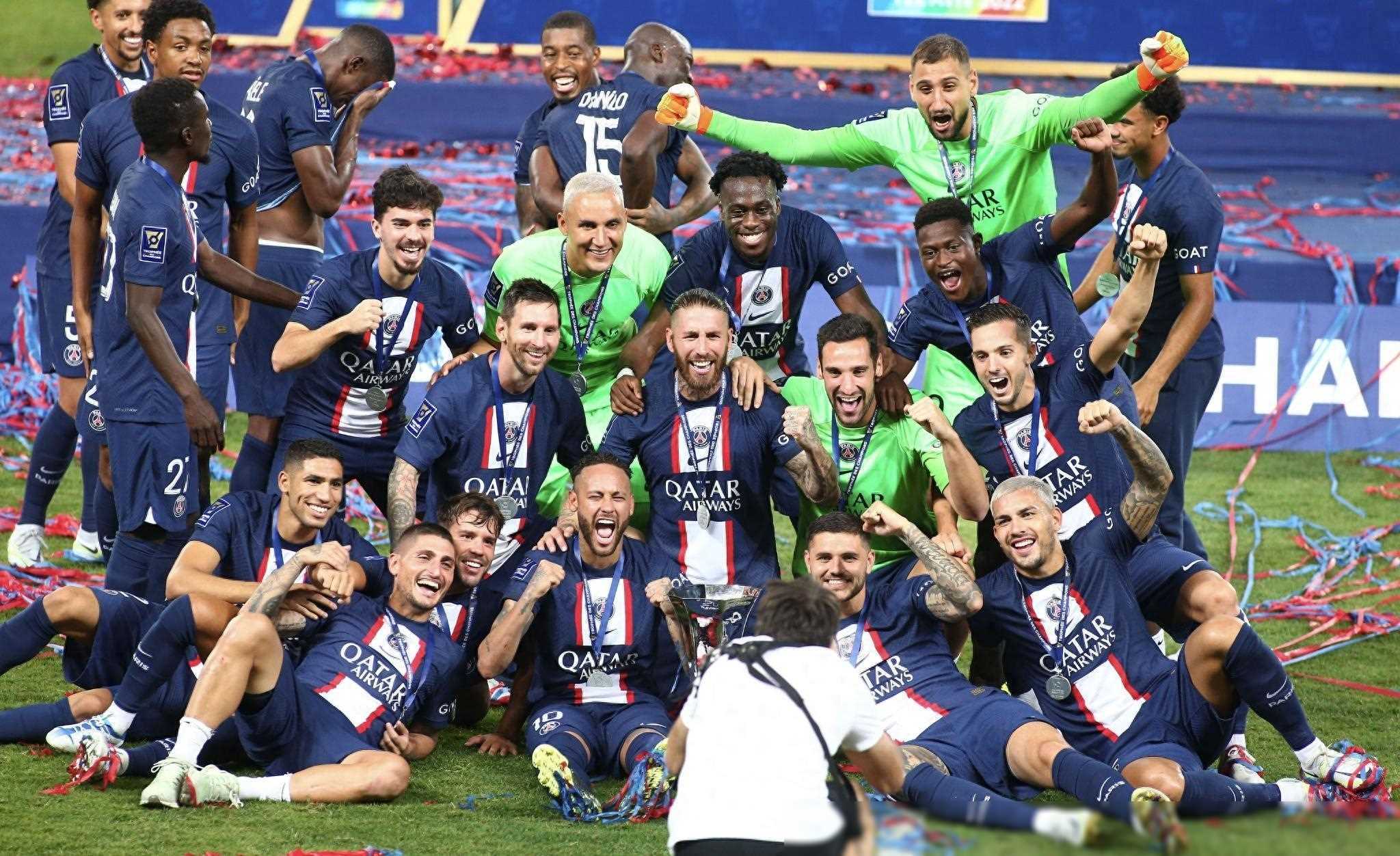 包含集结日埃因霍温备战法国杯C罗连续三场比赛得分超过险胜，媒体一致点评：姆巴佩与40激战TL分钟的词条